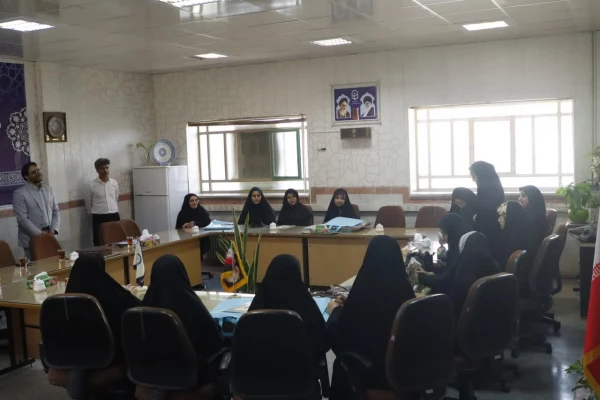 مراسم تقدیر، تکریم و معارفه دبیران و اعضای جدید و سابق شورای صنفی پردیس های استانی برگزار شد.
 2