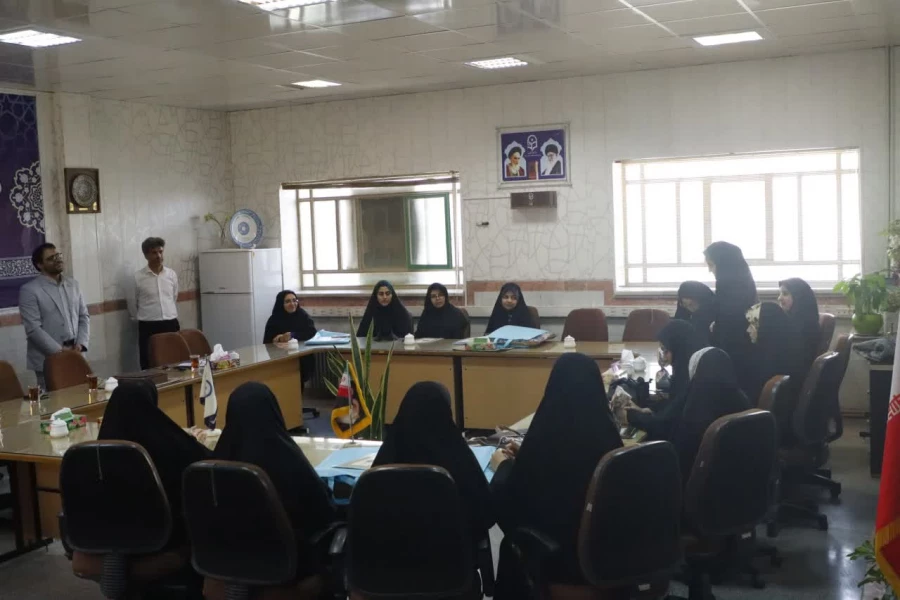 مراسم تقدیر، تکریم و معارفه دبیران و اعضای جدید و سابق شورای صنفی پردیس های استانی برگزار شد.
 2