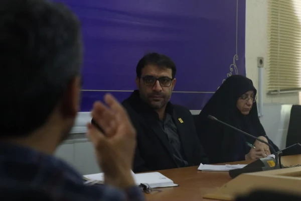 نشست هماهنگی سرپرست دانشگاه فرهنگیان یزد با نگهبانان پردیس های استانی برگزار شد.
 2