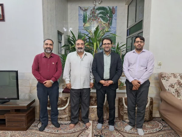 دیدار سرپرست دانشگاه فرهنگیان یزد با پیشکسوت دانشگاه فرهنگیان یزد
 3