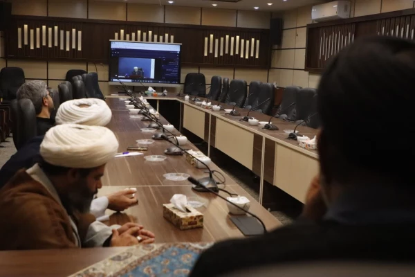 نشست مشترک ستاد اقامه نماز دانشگاه با ستاد اقامه نماز کشور برگزار شد. 
 2