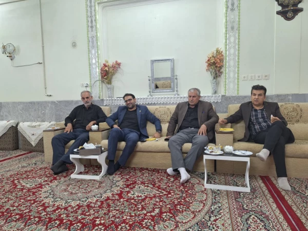 دیدار سرپرست دانشگاه فرهنگیان یزد با دو پیشکسوت مرکز تربیت معلم شهید پاک نژاد یزد 3