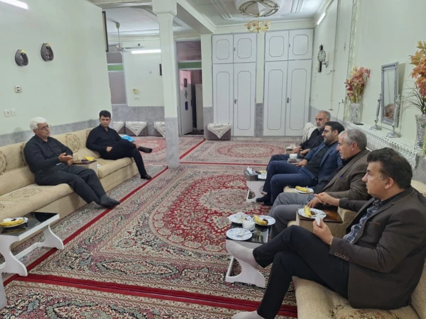 دیدار سرپرست دانشگاه فرهنگیان یزد با دو پیشکسوت مرکز تربیت معلم شهید پاک نژاد یزد 4