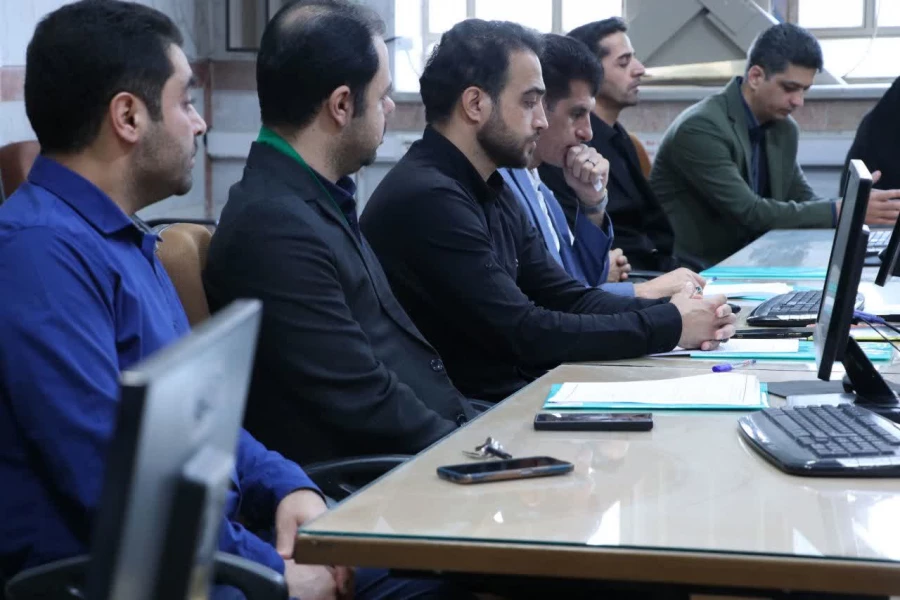 نشست هماهنگی ارزیابان داوطلبان رشته تربیت بدنی پردیس شهیدان پاک نژاد برگزار شد.
 2