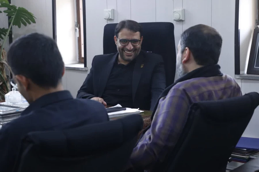 دیدار صمیمانه مسئول بسیج فرهنگیان کشور با مدیران دانشگاه فرهنگیان استان یزد
 3