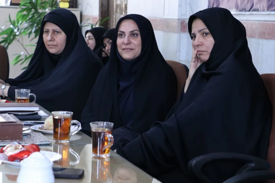 مسئول تمشیت و رسیدگی به امور آموزشی، پژوهشی و فرهنگی پردیس فاطمه الزهرا سلام الله علیها استان یزد معرفی شد.
 8