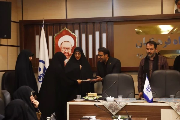  برگزاری آئین تکریم و معارفه مسئولین بسیج دانشجویی پردیس های دانشگاه فرهنگیان یزد  3