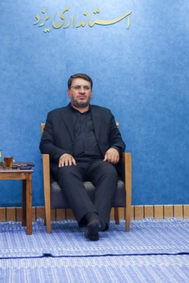 سومین جلسه هیات امنای دانشگاه فرهنگیان استان یزد به ریاست استاندار برگزار شد. 
 2