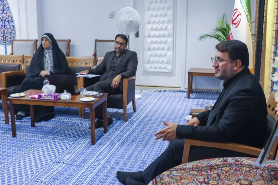 سومین جلسه هیات امنای دانشگاه فرهنگیان استان یزد به ریاست استاندار برگزار شد. 
 3