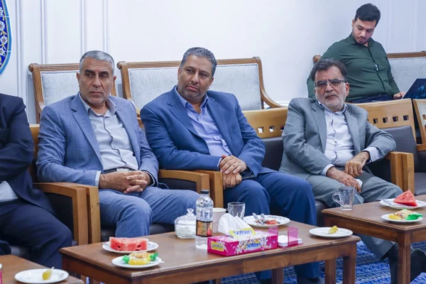 سومین جلسه هیات امنای دانشگاه فرهنگیان استان یزد به ریاست استاندار برگزار شد. 
 4