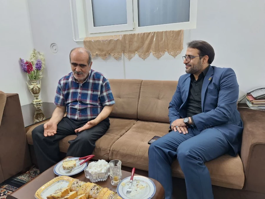 دیدار سرپرست دانشگاه فرهنگیان یزد با پیشکسوت مرکز تربیت معلم حضرت فاطمه الزهرا(س) یزد 3