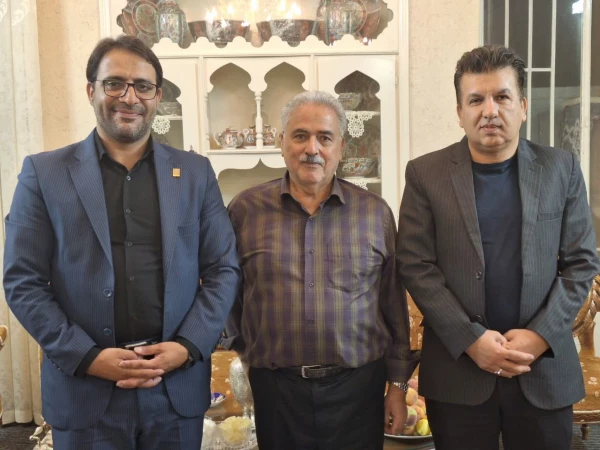 دیدار سرپرست دانشگاه فرهنگیان یزد با مدرس پیشکسوت مراکز تربیت معلم استان 3