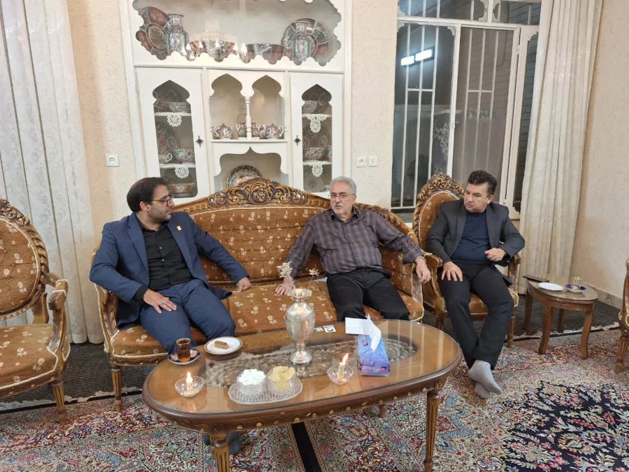 دیدار سرپرست دانشگاه فرهنگیان یزد با مدرس پیشکسوت مراکز تربیت معلم استان 4