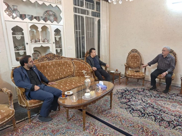 دیدار سرپرست دانشگاه فرهنگیان یزد با مدرس پیشکسوت مراکز تربیت معلم استان 7