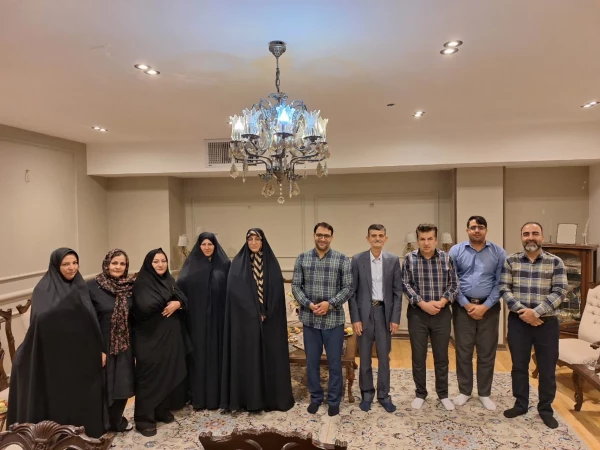 دیدار سرپرست و مدیران دانشگاه فرهنگیان یزد با دو پیشکسوت پردیس حضرت فاطمه الزهرا(س) یزد 3