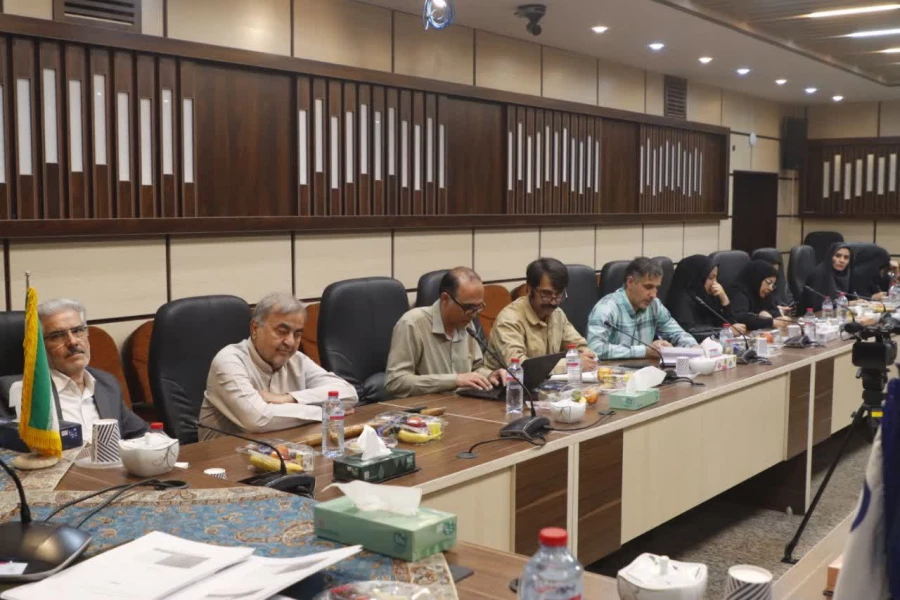 سومین نشست خبری سرپرست دانشگاه فرهنگیان یزد با حضور پرشور خبرنگاران و اصحاب رسانه برگزار شد. 5