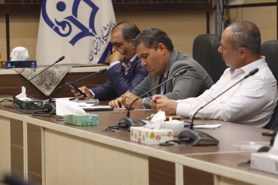 سیزدهمین جلسه شورای پژوهشی و فناوری دانشگاه فرهنگیان استان یزد برگزار شد. 4