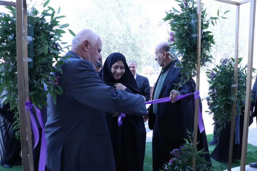 آیین افتتاح خوابگاه حضرت فاطمه الزهرا سلام الله علیها پردیس خواهران دانشگاه فرهنگیان استان یزد برگزار شد. 14