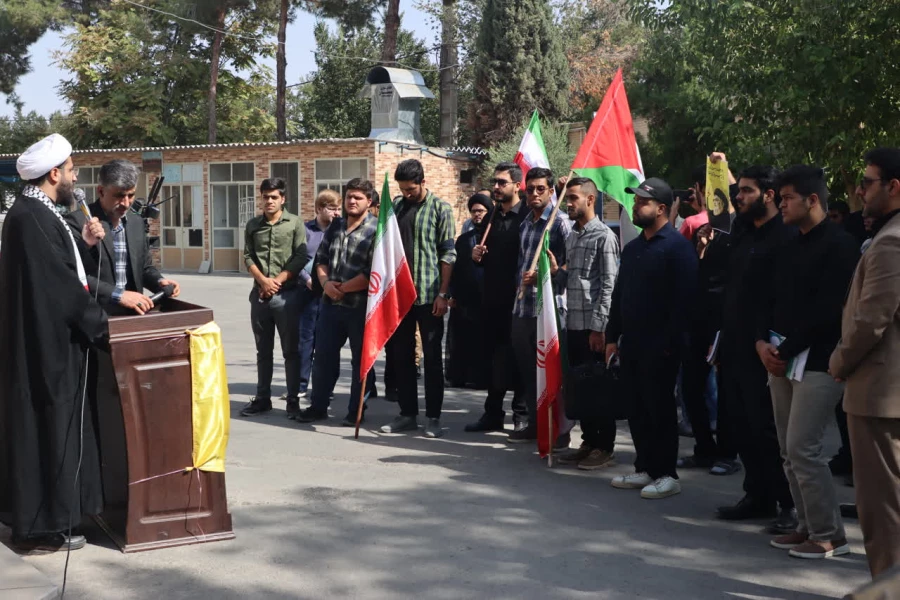 تجمع اعتراضی خانواده دانشگاه فرهنگیان یزد در محکومیت جنایات رژیم جلاد صهیونیستی و لبیک به حکم جهاد ولی امر مسلمین جهان 4