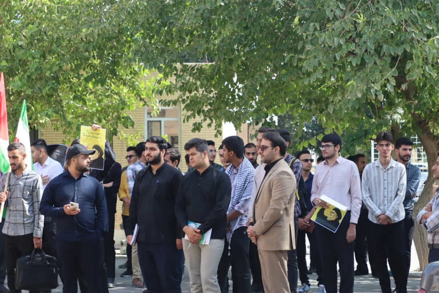 تجمع اعتراضی خانواده دانشگاه فرهنگیان یزد در محکومیت جنایات رژیم جلاد صهیونیستی و لبیک به حکم جهاد ولی امر مسلمین جهان 5