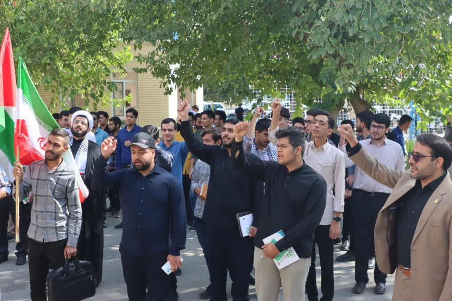 تجمع اعتراضی خانواده دانشگاه فرهنگیان یزد در محکومیت جنایات رژیم جلاد صهیونیستی و لبیک به حکم جهاد ولی امر مسلمین جهان 8