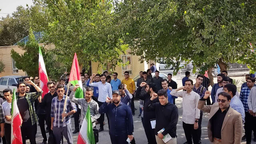 تجمع اعتراضی خانواده دانشگاه فرهنگیان یزد در محکومیت جنایات رژیم جلاد صهیونیستی و لبیک به حکم جهاد ولی امر مسلمین جهان 11