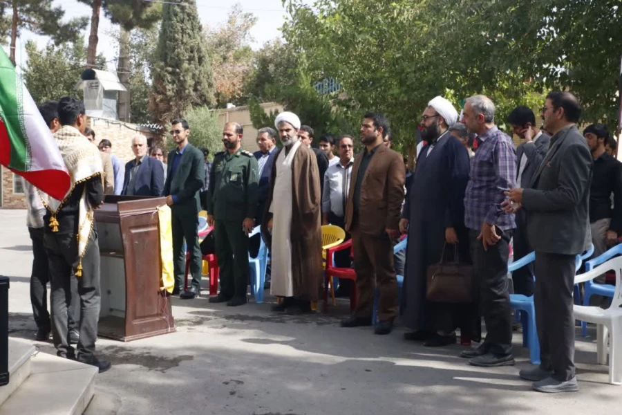 تجمع و شادی حماسی اساتید، کارمندان و دانشجو معلمان دانشگاه فرهنگیان یزد در حمایت و تشکر از اقدام موشکی و غرور آفرین سپاه مقتدر 8