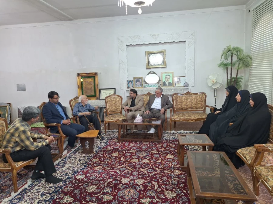 دیدار سرپرست و مدیران دانشگاه فرهنگیان یزد با استاد علی مشاهیری، از پیشکسوتان فاخر استان و رییس اسبق مرکز تربیت معلم شهید پاک نژاد یزد 5