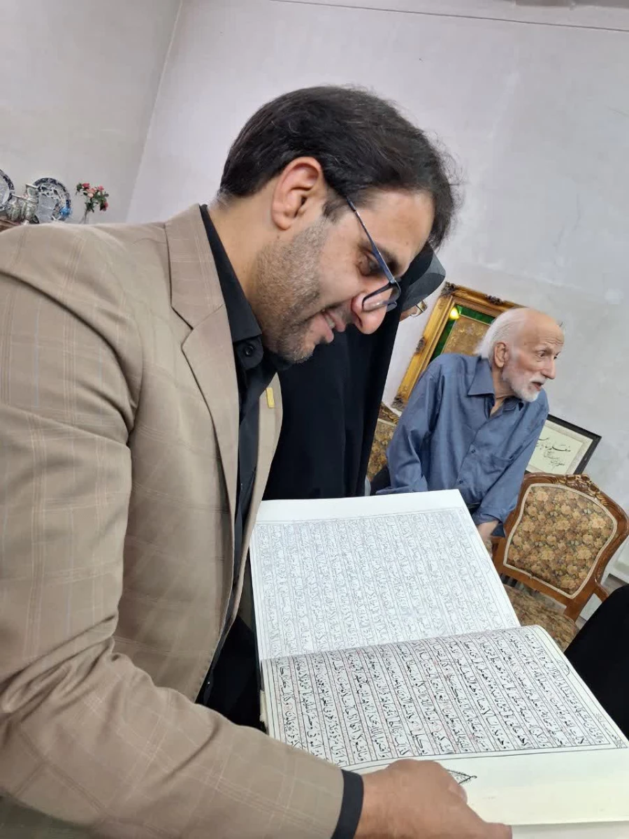 دیدار سرپرست و مدیران دانشگاه فرهنگیان یزد با استاد علی مشاهیری، از پیشکسوتان فاخر استان و رییس اسبق مرکز تربیت معلم شهید پاک نژاد یزد 7