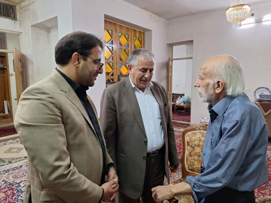 دیدار سرپرست و مدیران دانشگاه فرهنگیان یزد با استاد علی مشاهیری، از پیشکسوتان فاخر استان و رییس اسبق مرکز تربیت معلم شهید پاک نژاد یزد 10