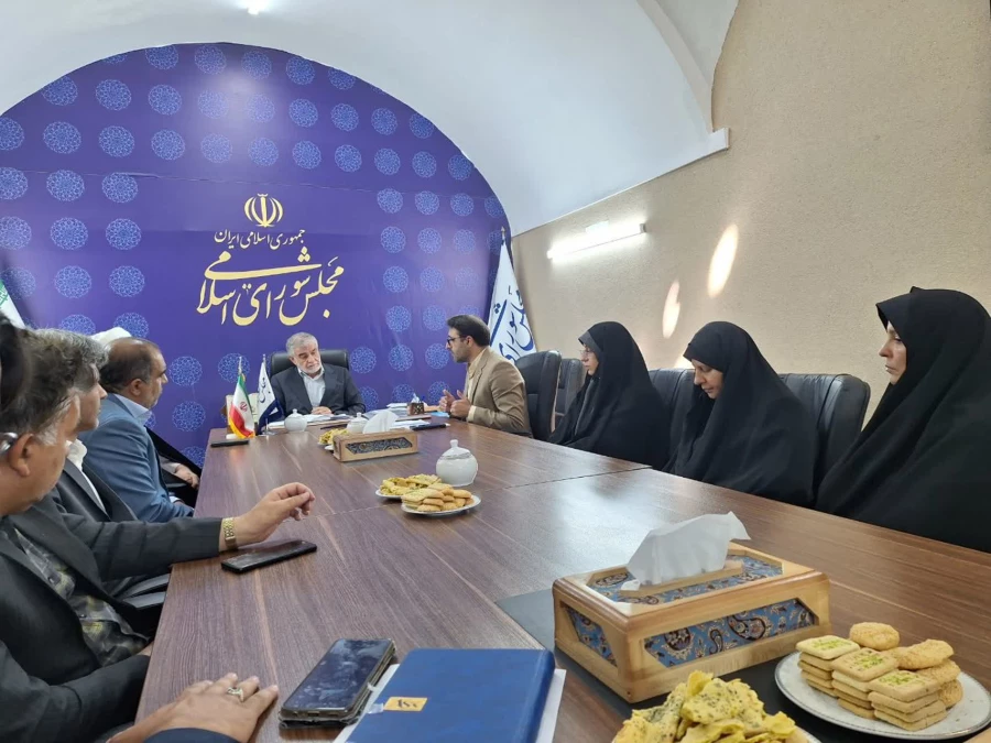 دیدار هیئت رییسه دانشگاه فرهنگیان استان یزد با نماینده مردم یزد، زارچ و اشکذر در مجلس شورای اسلامی 4