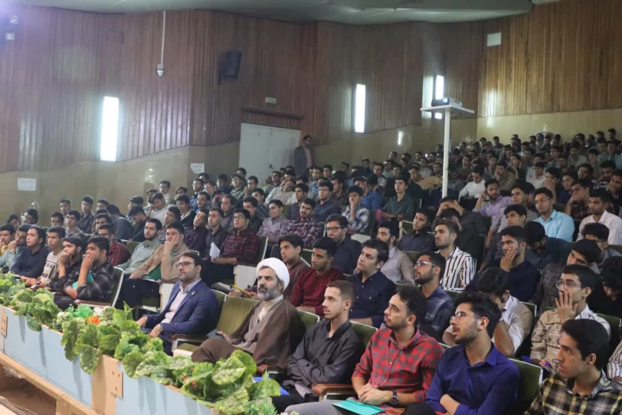 اردوی پیش دانشگاهی بصیرت ۴۰۳ ویژه نودانشجو معلمان پردیس های استانی دانشگاه فرهنگیان یزد برگزار شد. 4