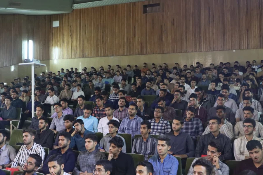 اردوی پیش دانشگاهی بصیرت ۴۰۳ ویژه نودانشجو معلمان پردیس های استانی دانشگاه فرهنگیان یزد برگزار شد. 9