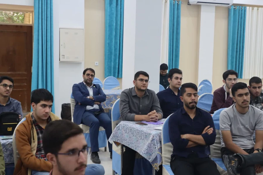 اردوی پیش دانشگاهی بصیرت ۴۰۳ ویژه نودانشجو معلمان پردیس های استانی دانشگاه فرهنگیان یزد برگزار شد. 15