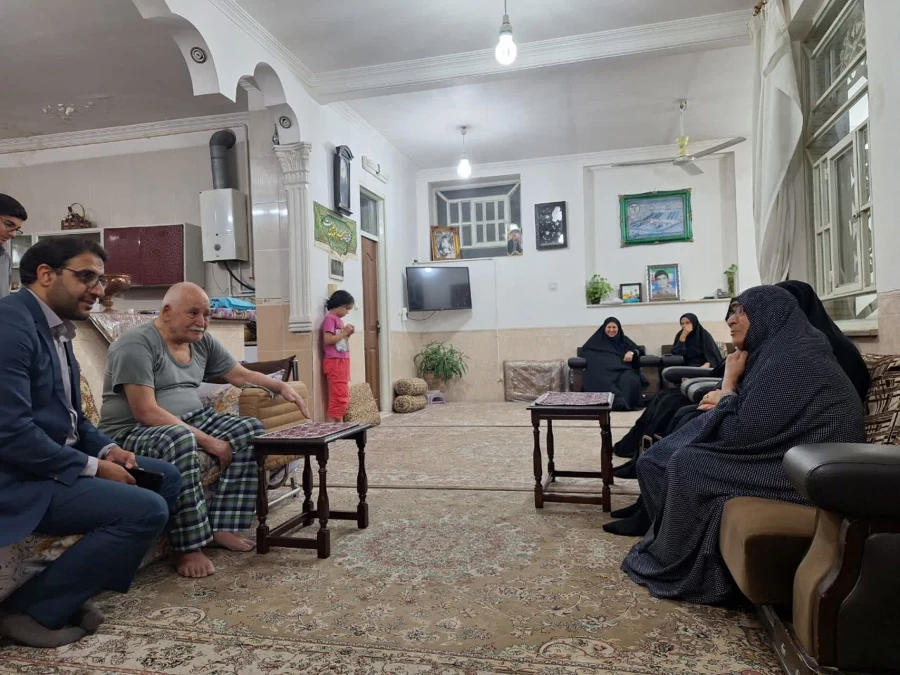 دیدار سرپرست و مدیران دانشگاه فرهنگیان یزد با خانواده های  معزز شهیدای دفاع مقدس 7