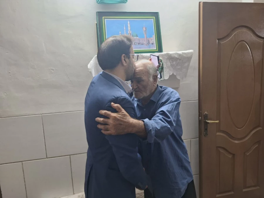 دیدار سرپرست و مدیران دانشگاه فرهنگیان یزد با خانواده های  معزز شهیدای دفاع مقدس 10