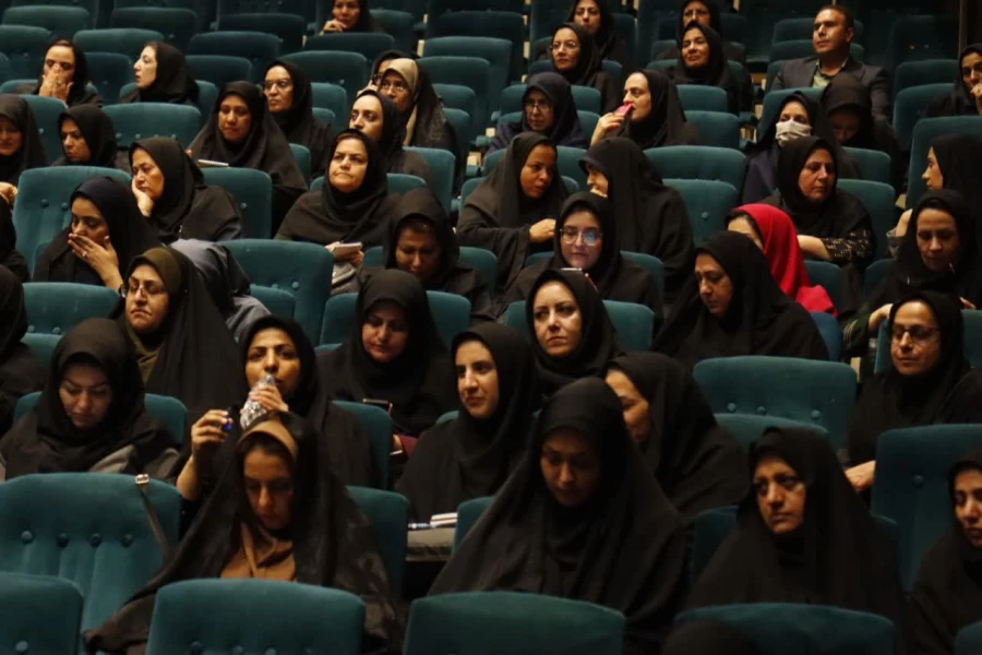 همایش توجیهی مدیران و معلمان مدارس کارورزی استان در دانشگاه فرهنگیان یزد برگزار شد. 5