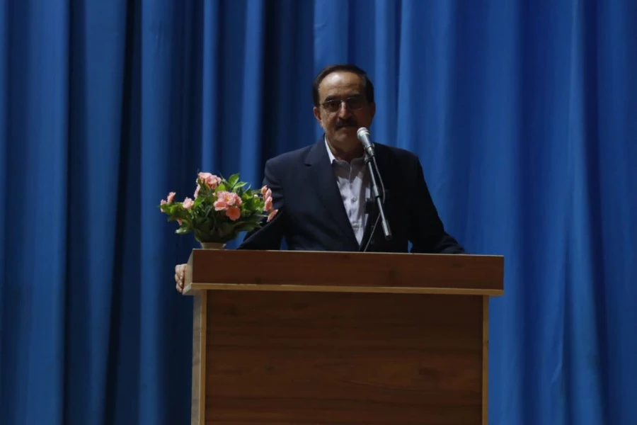 همایش توجیهی مدیران و معلمان مدارس کارورزی استان در دانشگاه فرهنگیان یزد برگزار شد. 7