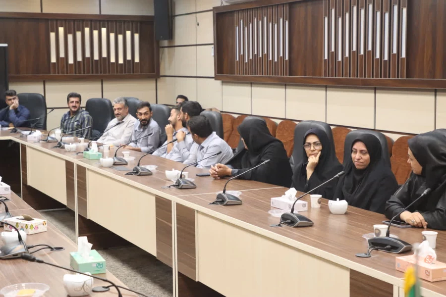 سومین دیدار صمیمانه سرپرست دانشگاه فرهنگیان یزد با نیروهای شرکتی و نگهبانان پردیس های استانی 8