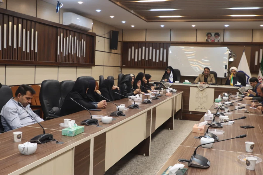 سومین دیدار صمیمانه سرپرست دانشگاه فرهنگیان یزد با نیروهای شرکتی و نگهبانان پردیس های استانی 9