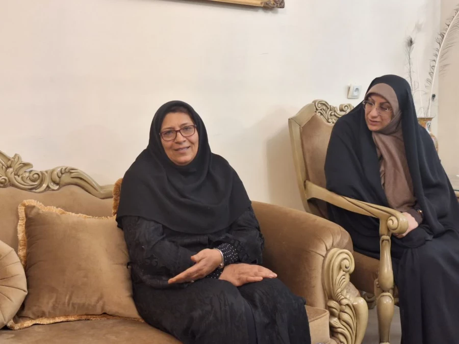 دیدار سرپرست و مدیران دانشگاه فرهنگیان یزد با یکی از بانوان نخبه و موفق استان و از مدرسان پیشکسوت مرکز تربیت معلم و پردیس حضرت فاطمه الزهرا(س) 2