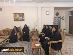 دیدار سرپرست و مدیران دانشگاه فرهنگیان یزد با یکی از بانوان نخبه و موفق استان و از مدرسان پیشکسوت مرکز تربیت معلم و پردیس حضرت فاطمه الزهرا(س) 4