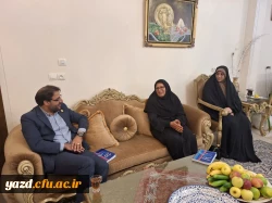 دیدار سرپرست و مدیران دانشگاه فرهنگیان یزد با یکی از بانوان نخبه و موفق استان و از مدرسان پیشکسوت مرکز تربیت معلم و پردیس حضرت فاطمه الزهرا(س) 10