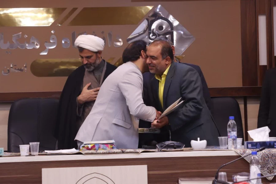 آیین تکریم و معارفه مسئول بسیج اساتید دانشگاه فرهنگیان یزد برگزار شد. 7