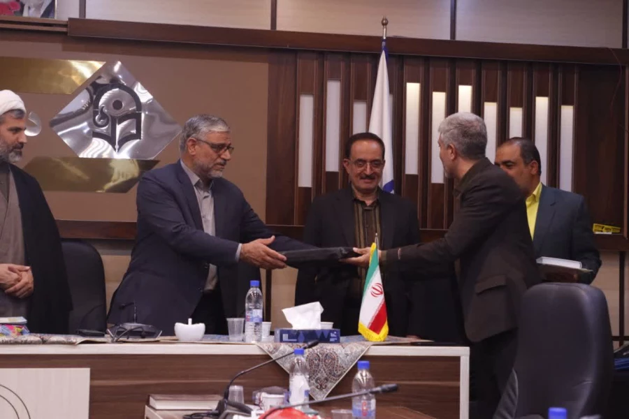 آیین تکریم و معارفه مسئول بسیج اساتید دانشگاه فرهنگیان یزد برگزار شد. 8