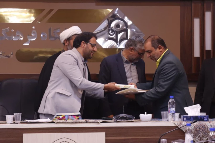 آیین تکریم و معارفه مسئول بسیج اساتید دانشگاه فرهنگیان یزد برگزار شد. 9