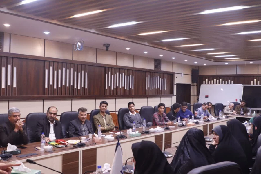 آیین تکریم و معارفه مسئول بسیج اساتید دانشگاه فرهنگیان یزد برگزار شد. 13