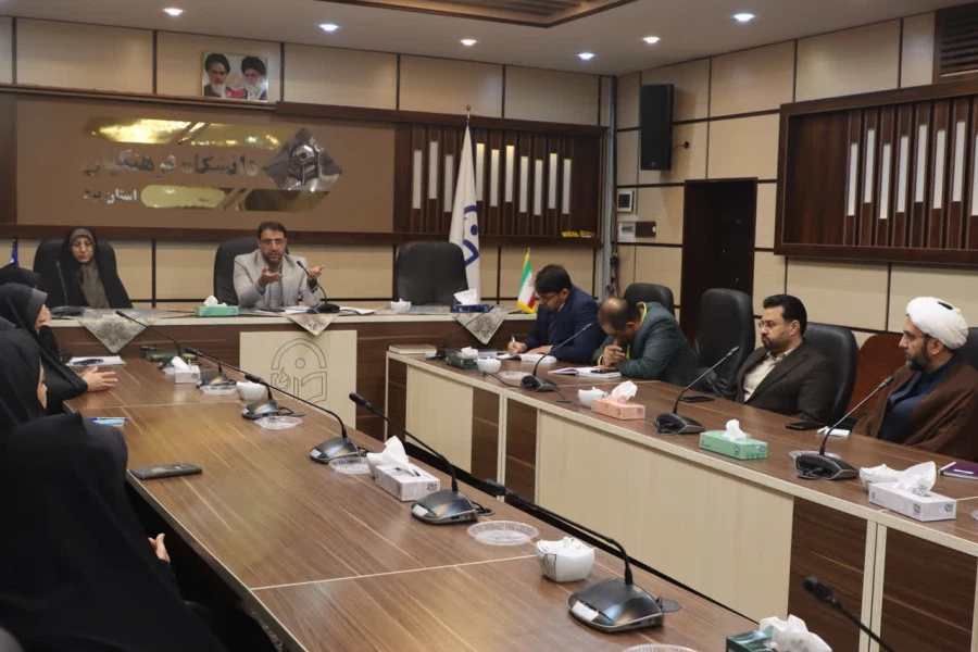 نشست چهارساعته سرپرست دانشگاه فرهنگیان یزد با مدیران و کارشناسان آموزش پردیس های استانی 5