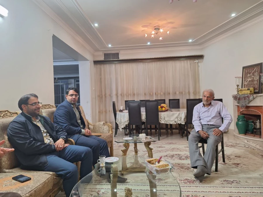 دیدار سرپرست دانشگاه فرهنگیان یزد با دو پیشکسوت مرکز تربیت معلم شهید پاک نژاد و پردیس برادران
 2