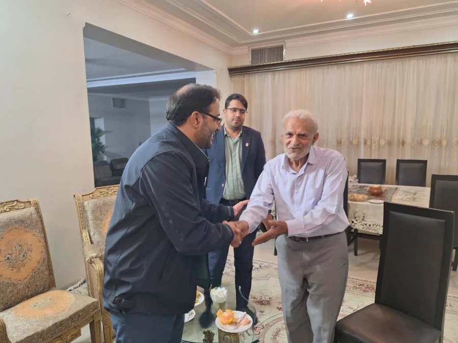 دیدار سرپرست دانشگاه فرهنگیان یزد با دو پیشکسوت مرکز تربیت معلم شهید پاک نژاد و پردیس برادران
 4